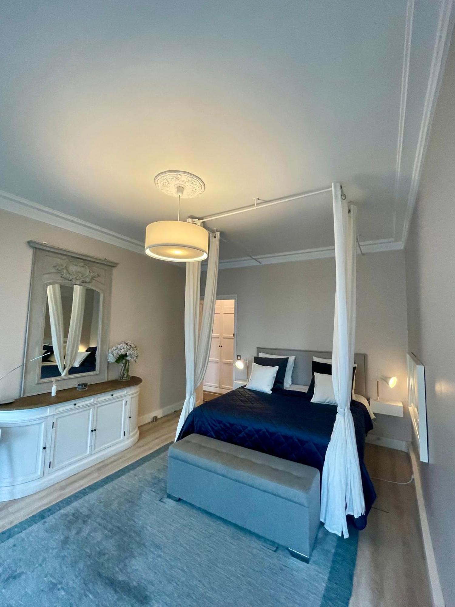 Dans Luxueux Paris